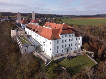 Zum Artikel "Lehrstuhl-Seminar auf Schloss Hirschberg"
